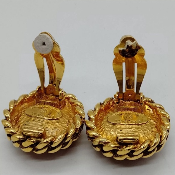 Chanel rare Vintage Clip On Earrings with COA - Picture 6 of 10